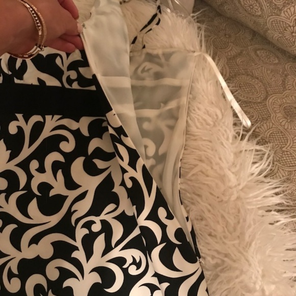 Ann Taylor Navy and White Dress Size 6 - Picture 4 of 4